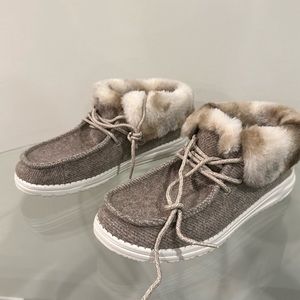 Hey Dude Britt flannel faux fur moccasins - size 7